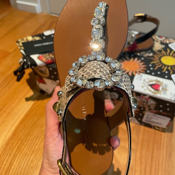 Dolce & Gabbana ceystal embellised thong flat  sandals Size 36 - Picture 3 of 10